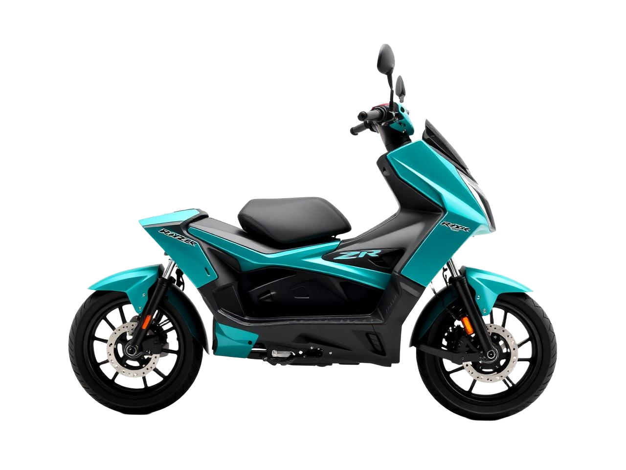 Yamaha LCG125 RayZR scooter for rent in Bratislava